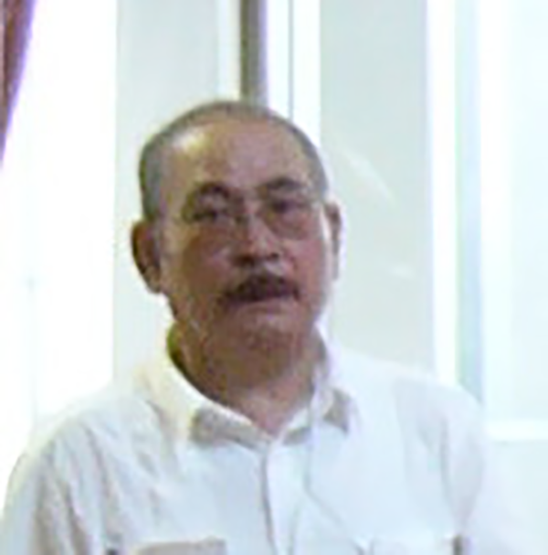 代表取締役社長　佐藤　巖